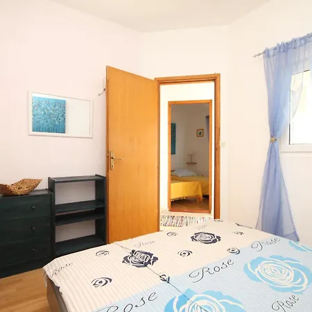 Appartamento By The Sea Milna, - 8944